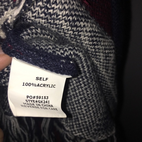 Aztec Print Sweater - Picture 6 of 7